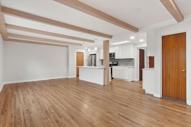 Building Photo - 4210 Balsam St