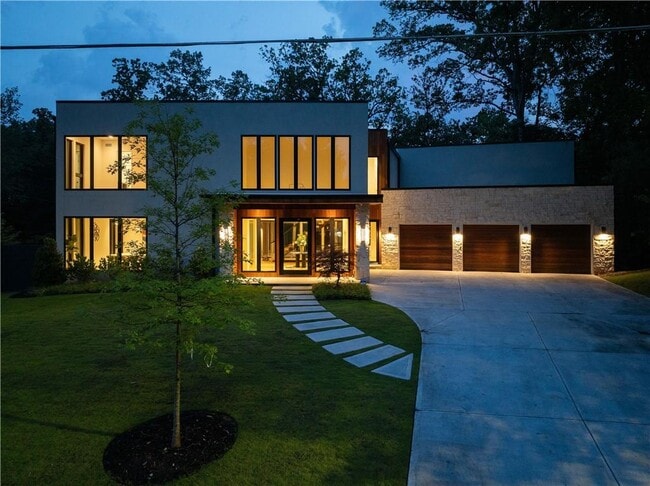 Building Photo - 3566 Cantrell Rd NE
