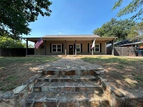 Building Photo - 2901 Galvez Ave
