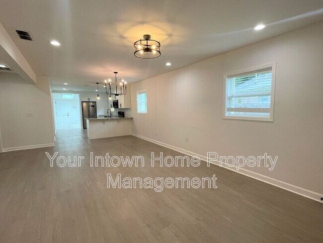 Foto del edificio - 1047 Grant Way SE