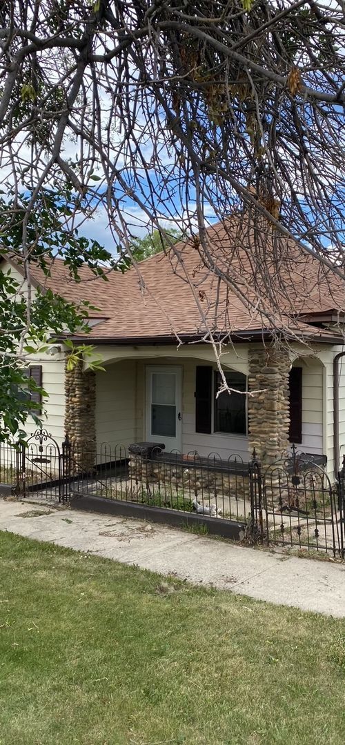 Foto del edificio - Remodeled 2 bedroom, large yard