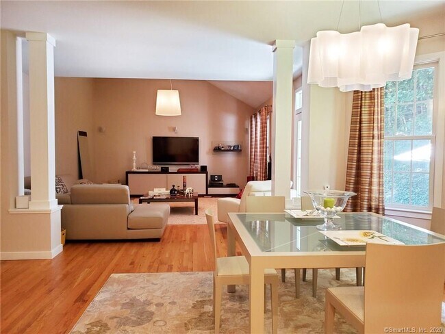 Foto del edificio - 109 Governor Trumbull Way