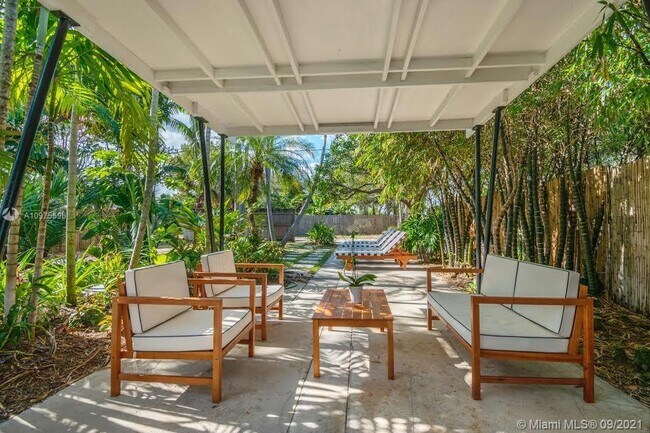 Foto del edificio - 1119 N M St