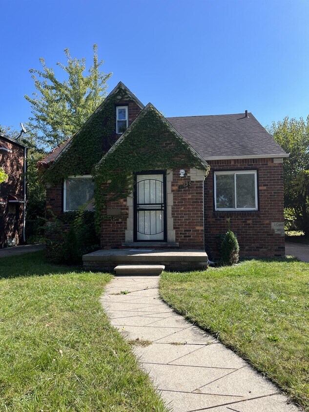 Primary Photo - 11690 Laing St