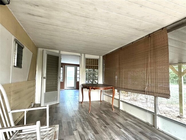 Building Photo - 16 Hill St