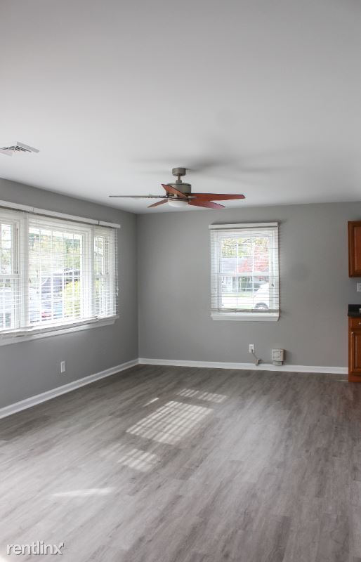 Primary Photo - 3 br, 1 bath House - 1 Astor Ave
