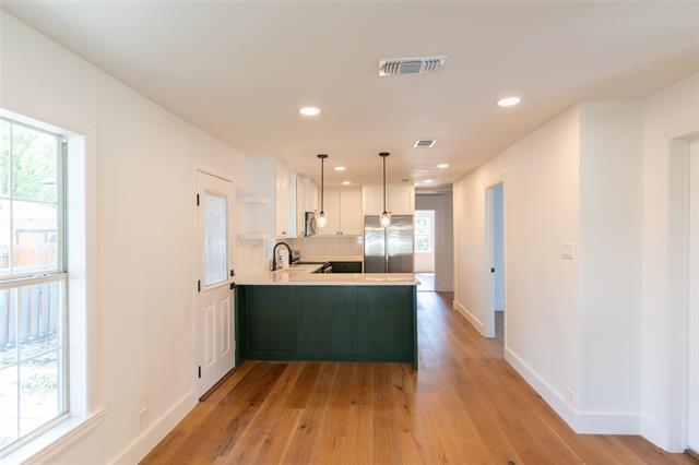 Foto del edificio - 1122 Newport Ave