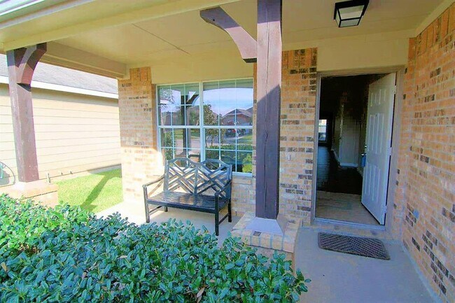 Building Photo - 24630 Lakecrest Village Dr