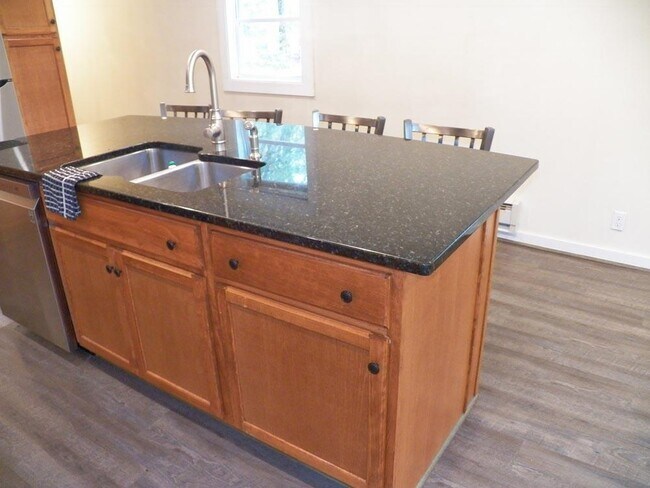 Foto del edificio - 2337 2nd New Hampshire Turnpike N