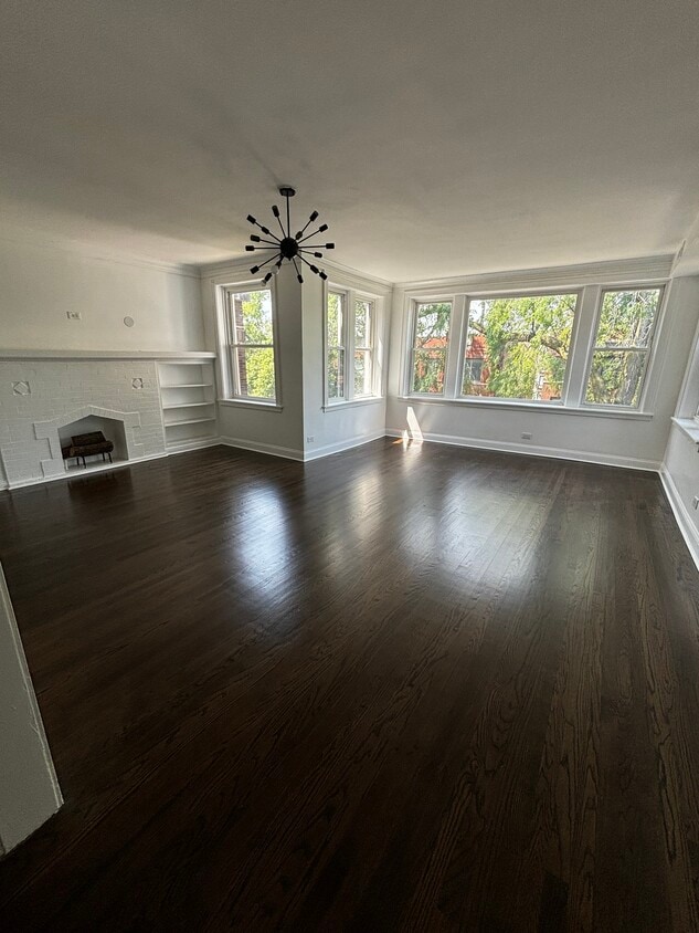 Foto principal - 6833 S East End Ave