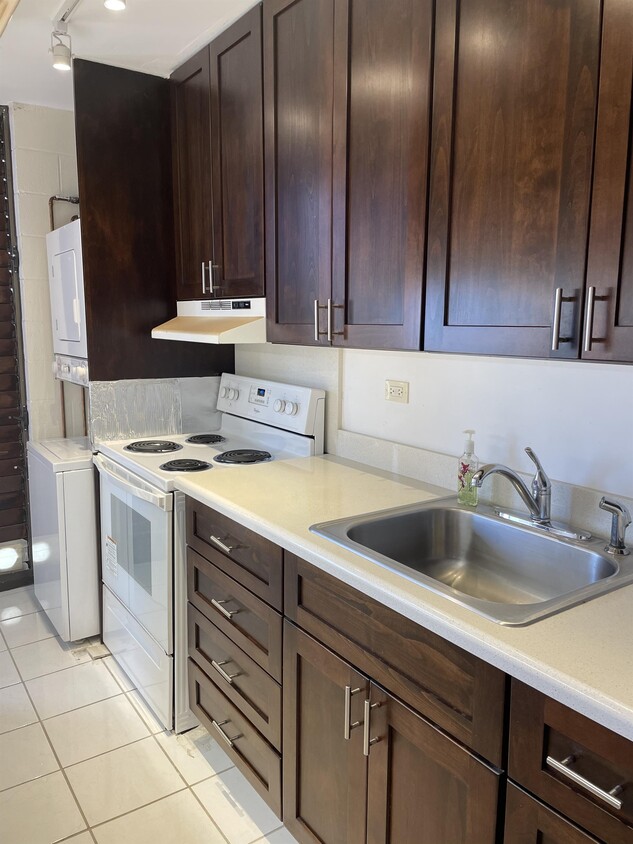 Primary Photo - 1630 Liholiho St