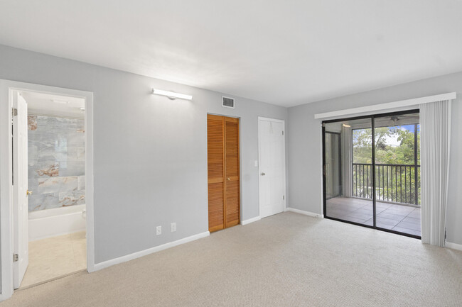 Building Photo - 8777 Shadow Wood Blvd