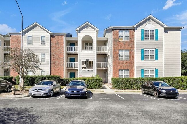 Building Photo - RENT SPECIAL! Freshly Painted! New Luxury ...