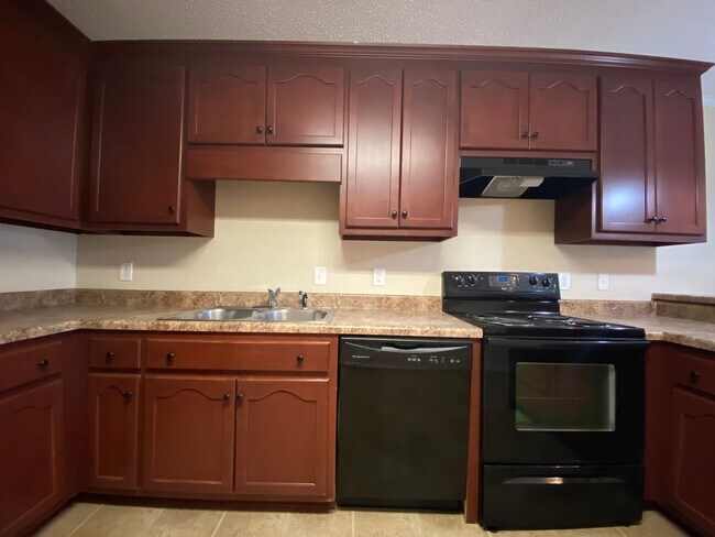 Building Photo - 77 Jackson Ln