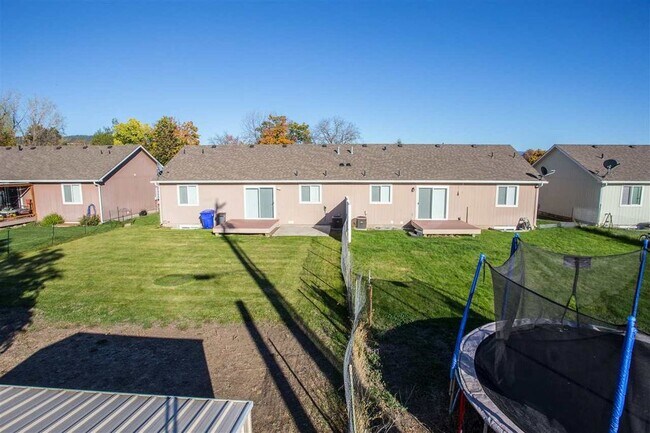 Building Photo - 4303 N Blake Rd