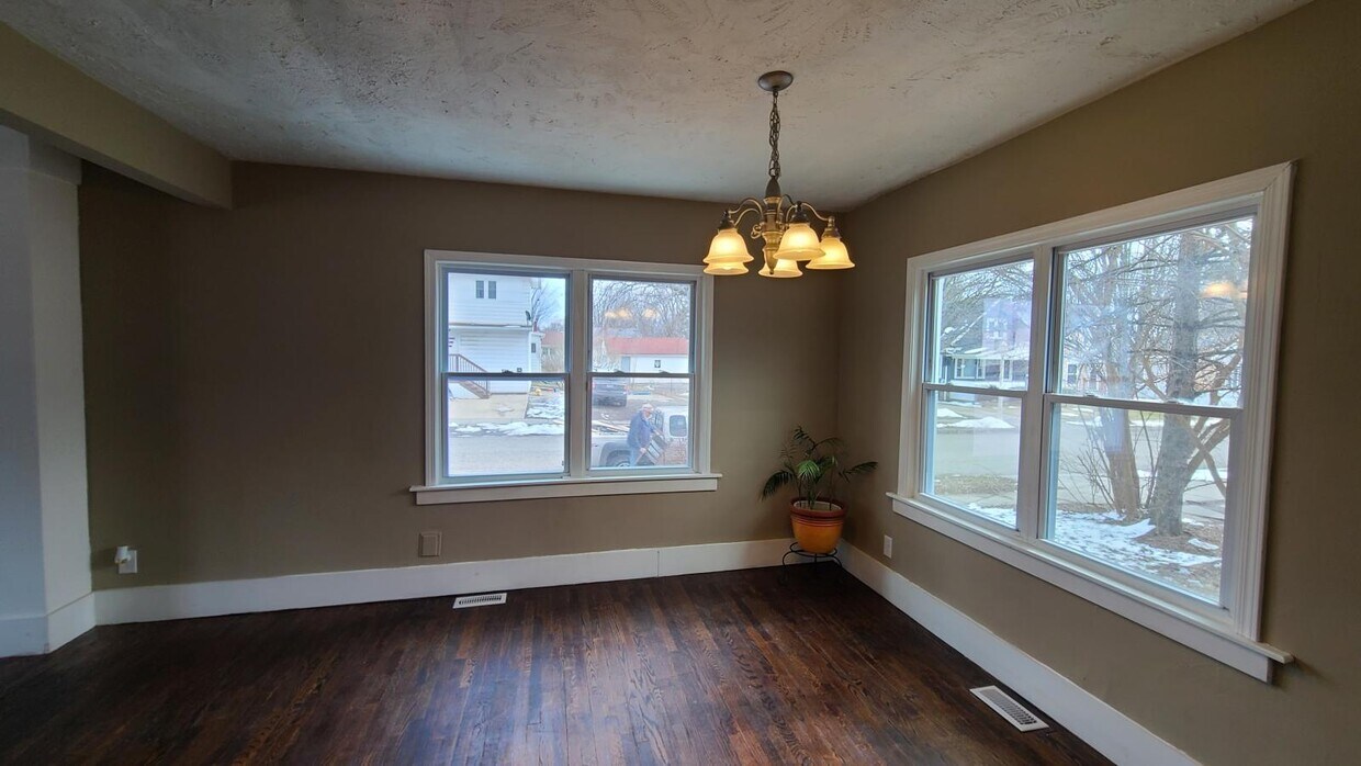 2120 E Grand River Ave, Lansing, MI 48912 House Rental in Lansing, MI