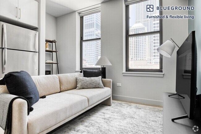 Building Photo - 330 S Wells St