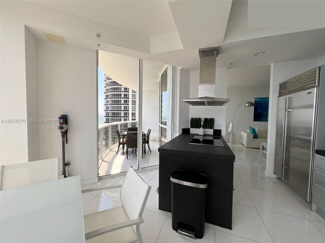 Building Photo - 18201 Collins Ave