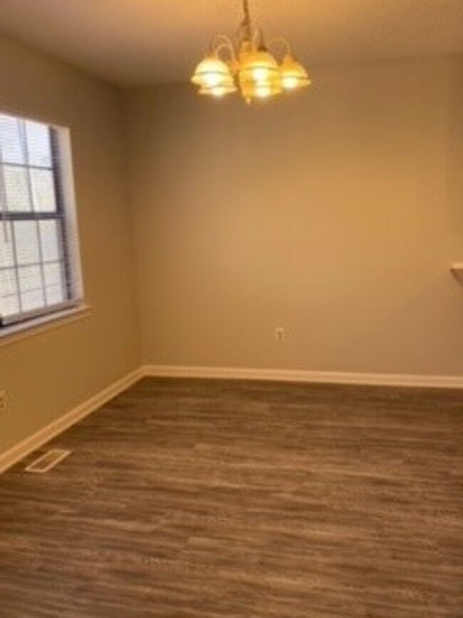 Foto del edificio - 103 Woodley Dr