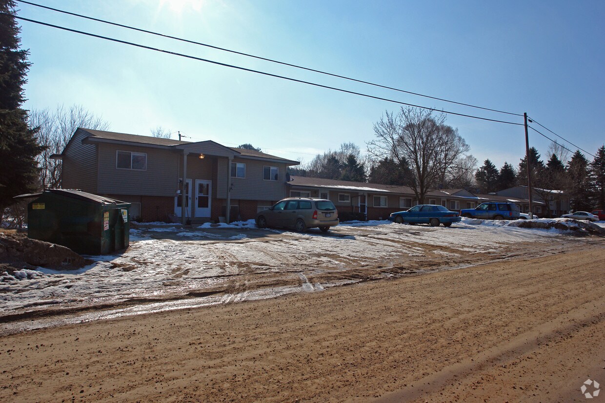 Primary Photo - Pine River Apartments