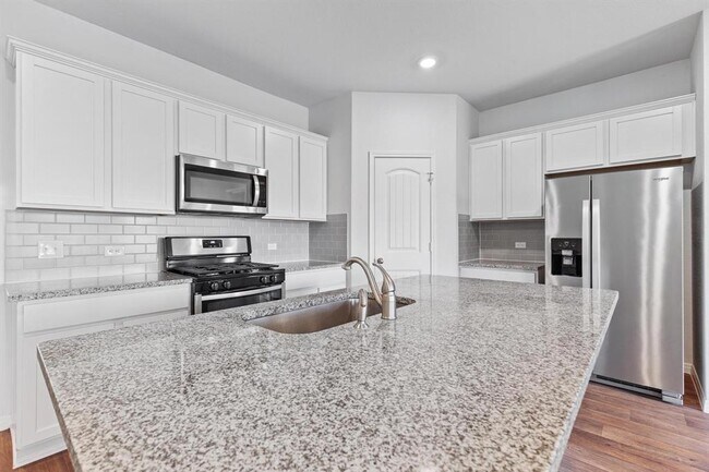 Building Photo - 21020 Price Daniel Dr