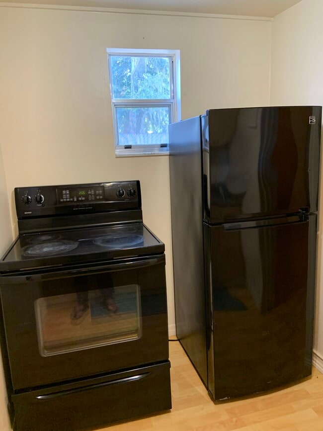 Building Photo - 8736 Overlook Dr