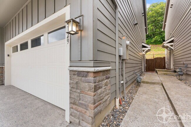 Foto del edificio - 4129 N Cyn Cir