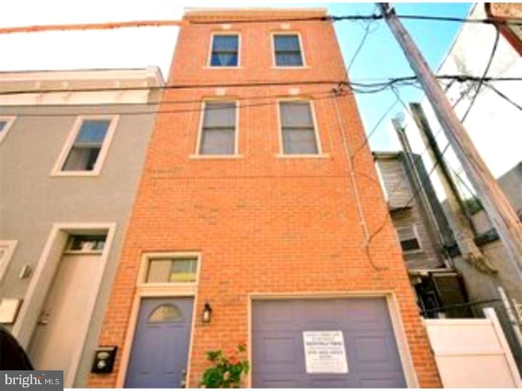 Primary Photo - 2140 Pemberton St