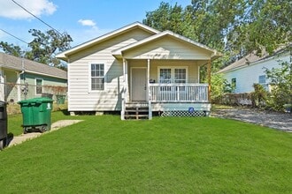 Building Photo - 1704 Pannell St