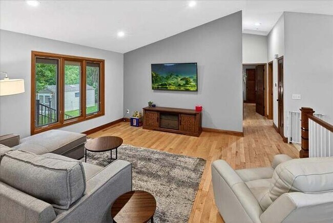 Foto del edificio - 1222 Saddlebrook Ln
