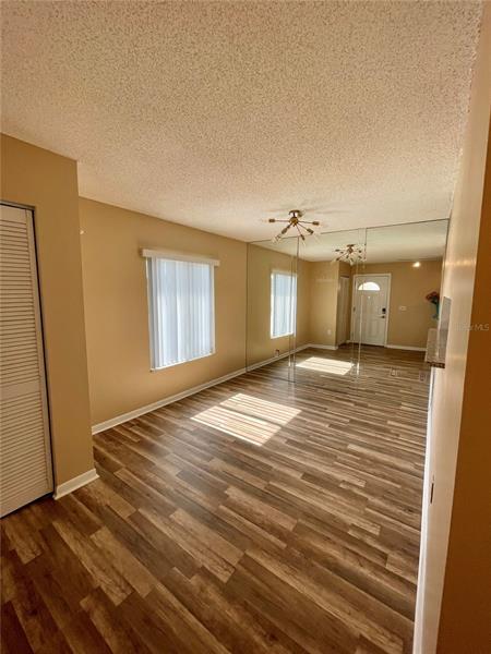 Foto del edificio - 9960 5th St N