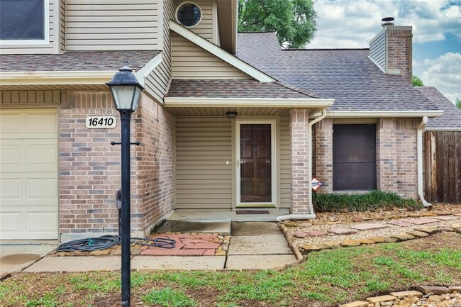 Building Photo - 16410 Salinas Ln