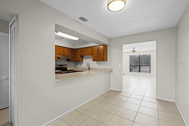 Foto del edificio - 1511 Casa Park Cir