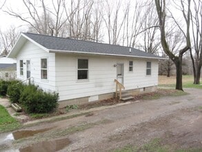 Building Photo - 1128 Napoleon Rd