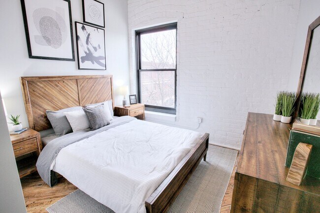 Foto del edificio - Stylish Apartment Available at Farnam Hill...