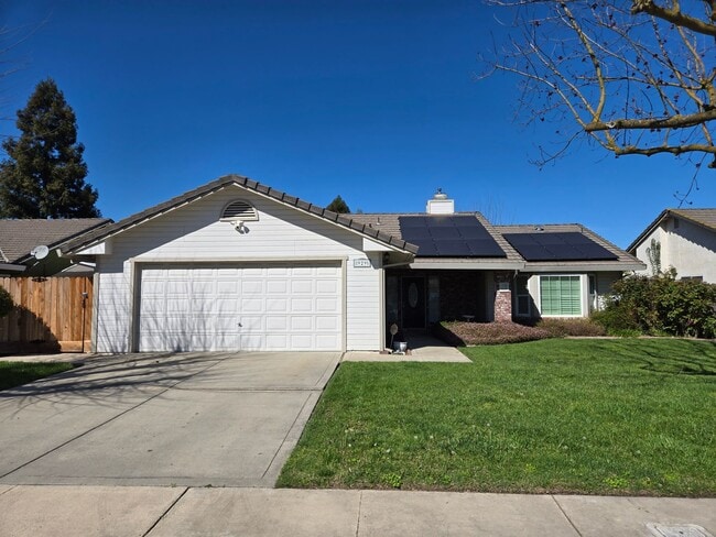 Charming 3BD/2BA Home in Quiet Cul-De-Sac with Solar & Included Landscaping - Charming 3BD/2BA Home in Quiet Cul-De-Sac with Solar & Included Landscaping