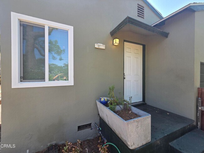 Foto del edificio - 10152 Haines Canyon Ave