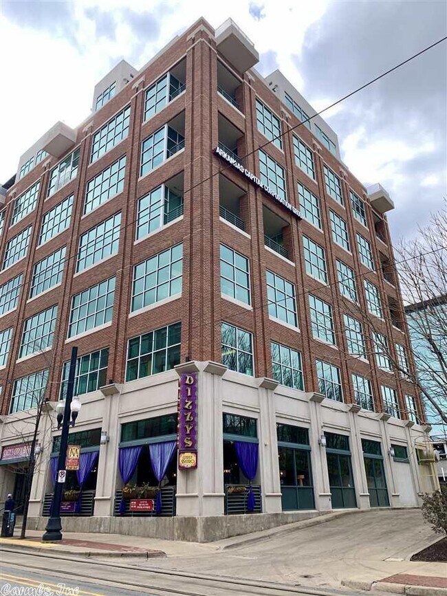 Foto del edificio - 200 River Market Ave