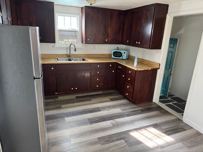 Building Photo - Great single level Home