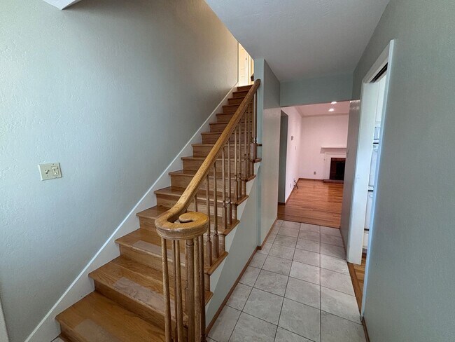 Foto del edificio - CAMBRIAN - Beautifully maintained home with hardwood floors and central A/C.