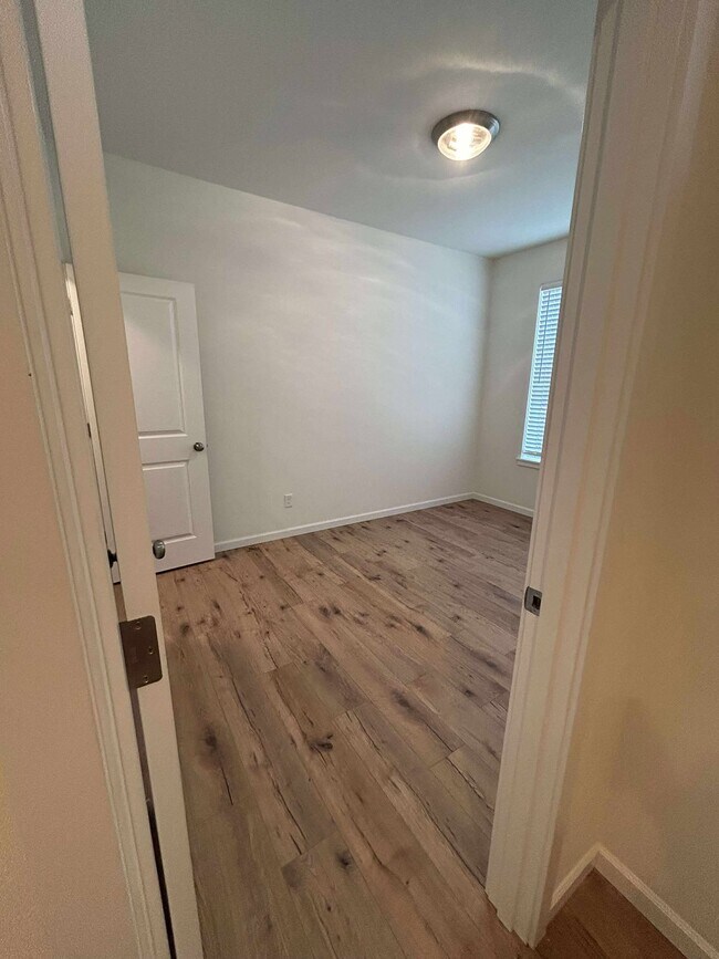Foto del edificio - 6654 Percy Ln SE