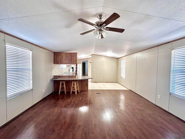 Foto del edificio - 8338 Hackberry St