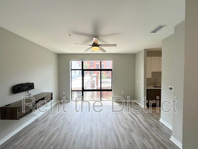 Foto del edificio - 911 2nd St NE