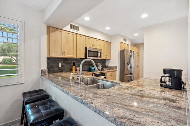 Foto del edificio - 343 Forest Hills Dr
