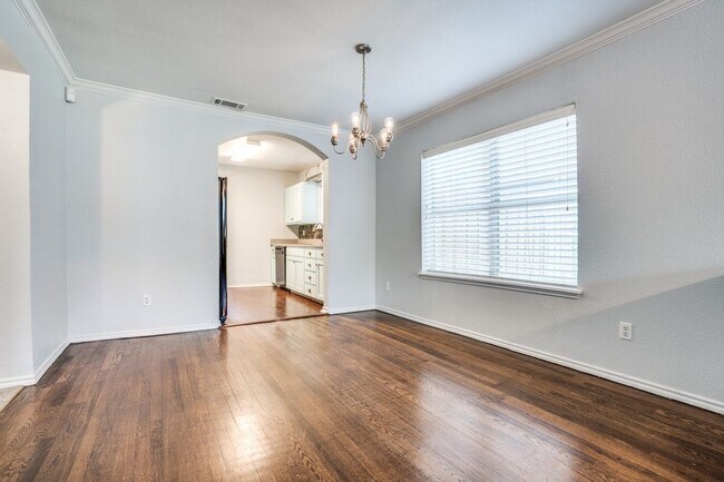 Building Photo - 106 Circle Dr