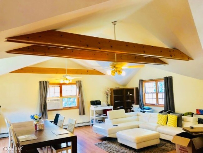 Building Photo - 1 br, 1 bath Apartment - 295 Croton Dam Road