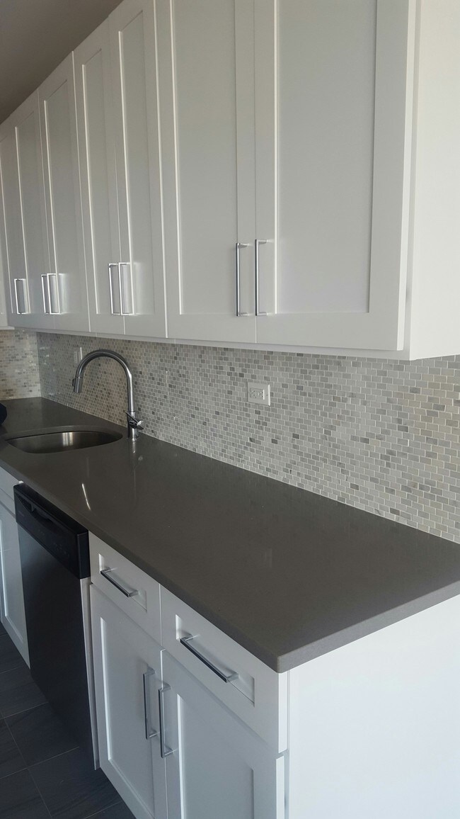 Foto del edificio - 3000 Ocean Pkwy