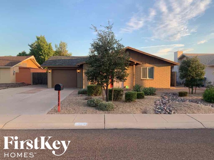 Foto principal - 3333 W Yucca St