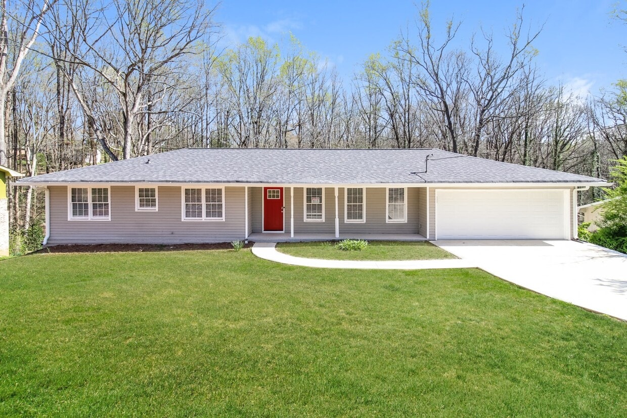 Primary Photo - 5668 Beechwood Dr Sw