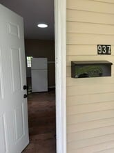 Building Photo - 937 Koehler Ave